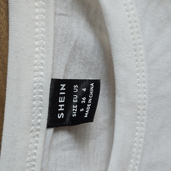 White tank top motorcycle - Picture 3 of 3